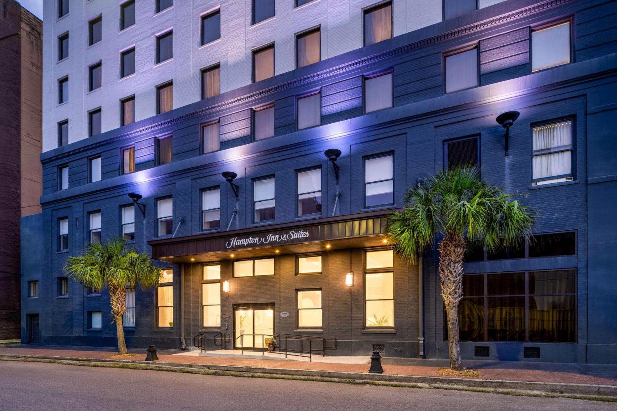 Hampton Inn & Suites New Orleans Canal St. French Quarter Exterior photo